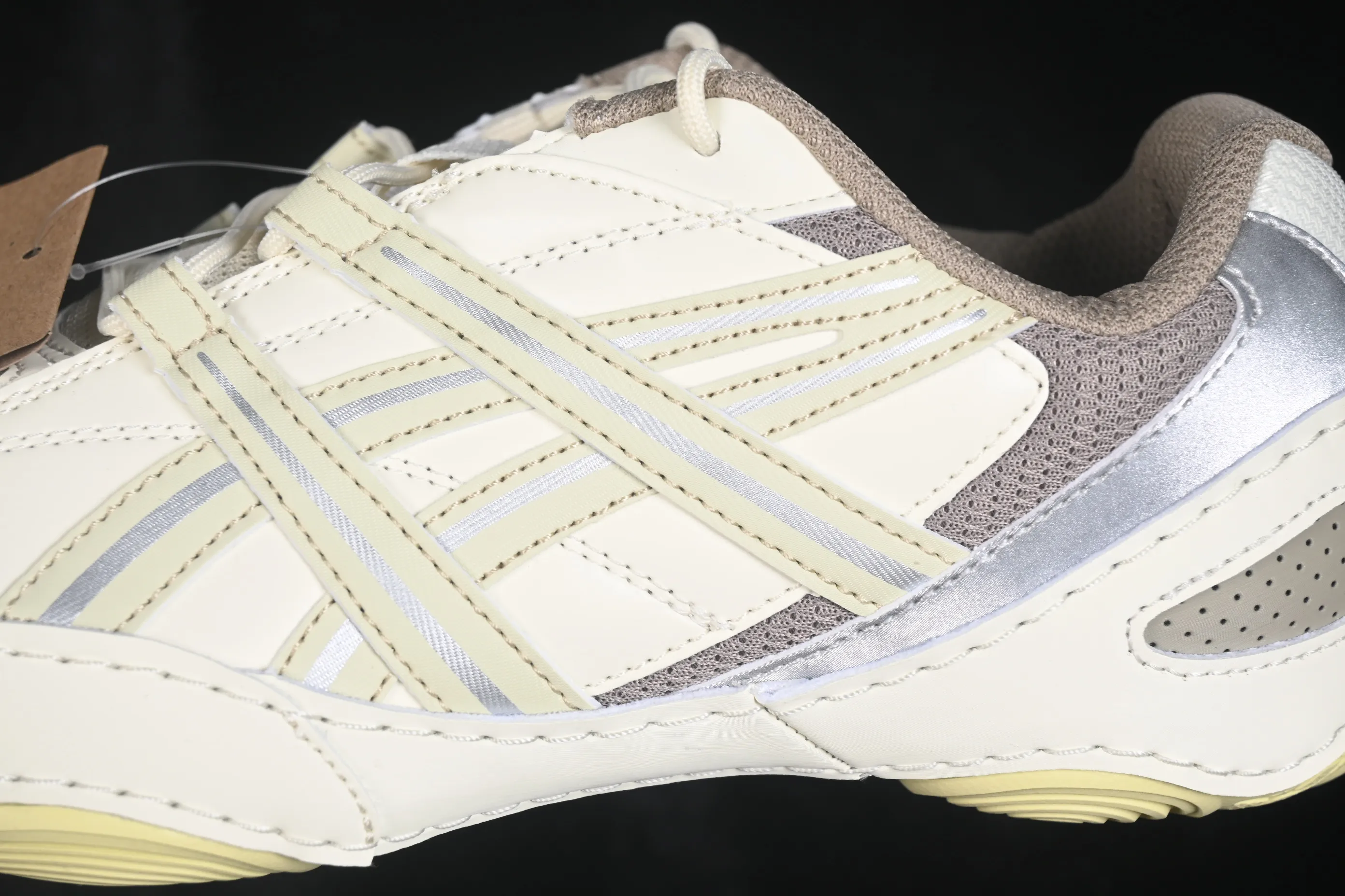All categories Asics Asics series Asics Hypersync Asics Hypersync fashion retro breathable lightweight thin-soled moral training shoes 1203A879-250